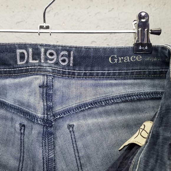 DL1961 Grace Jeans Women's Sz 26 Medium Wash High Rise Straight Leg Stretch USA - Picture 5 of 16